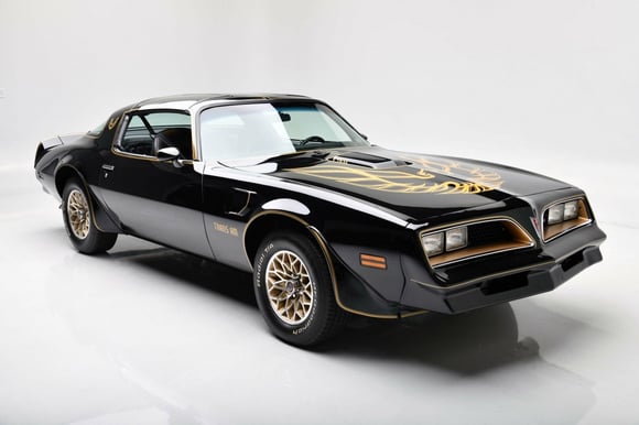 1977-pontiac-burt-reynolds-credit-barrett-jackson
