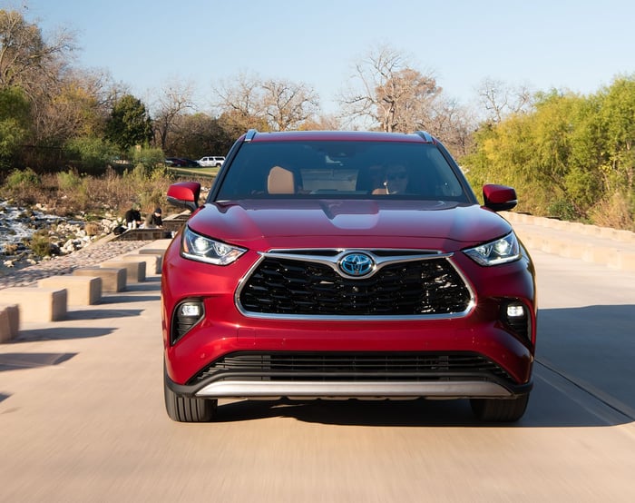 Weekly Recalls: Mercedes-Benz, Nissan,Tesla (2), Toyota/Lexus, Volkswagen