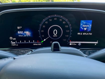 2021-Cadillac-Escalade-digital-display-1carprousa.