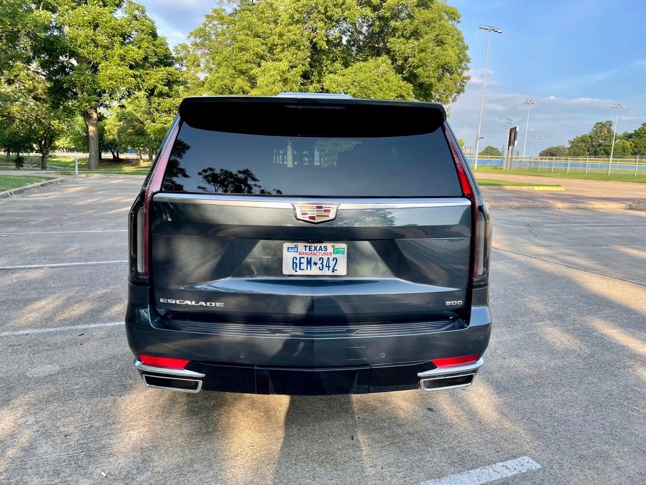 2021-Cadillac-Escalade-tail-end-carprousa.