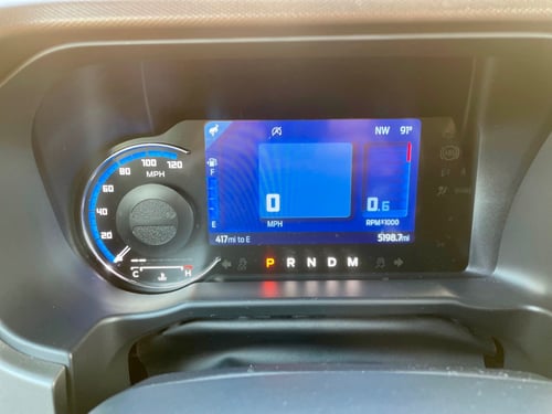 2021-Ford-Bronco-outer-banks-digital-display-carprousa.pg