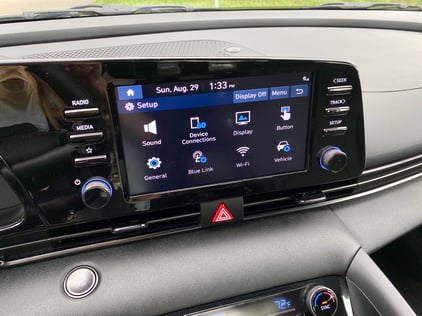 2021-Hyundai-elantra-nline-multimedia-8-carprousa