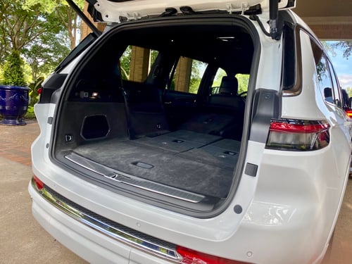 2021-jeep-grand-cherokee-l-cargo1-area