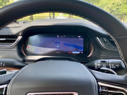 2021-jeep-grand-cherokee-l-tachometer-area