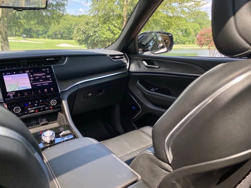 2021-jeep-grand-chreokee-cabin-wide