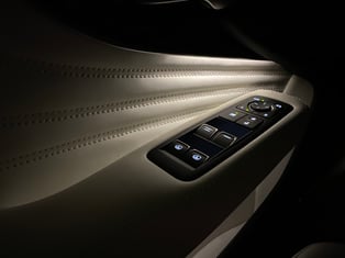 2021-lexus-ls-500-door-panel-night-carprousa