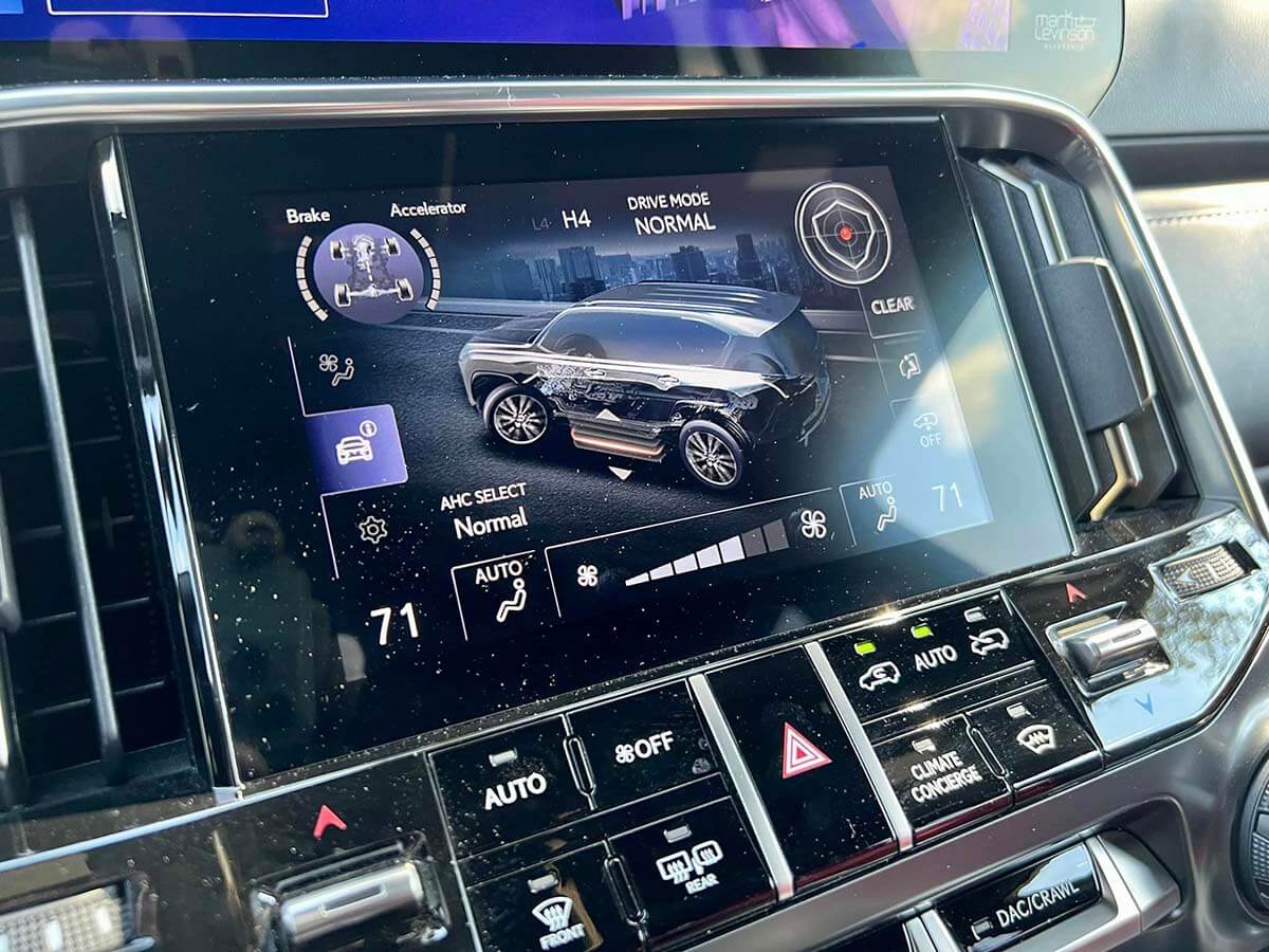 2022 Lexus LX 600 F Sport Media Console