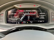 2022-Audi-SQ7-driver-display-carprousa