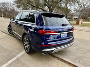 2022-Audi-SQ7-quarter-panel-carprousa
