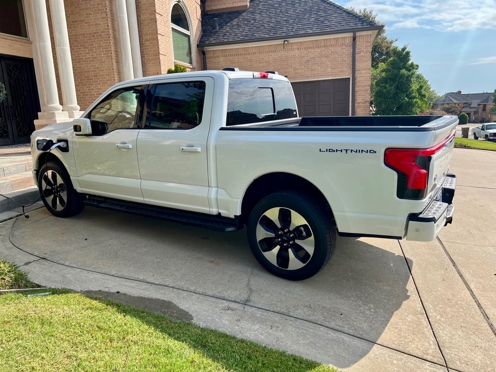 2022 Ford F-150 Lightning Platinum