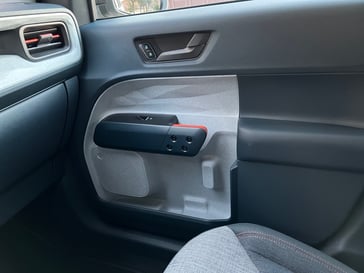 2022-Ford-Maverick-xlt-door-panel-carprousa.