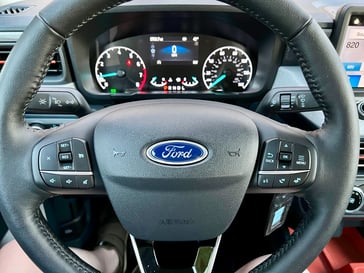 2022-Ford-Maverick-xlt-steering-wheel-carprousa.