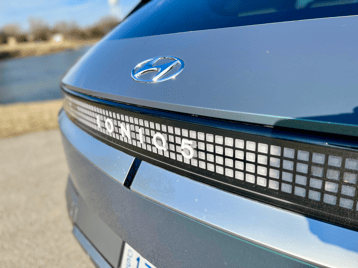 2022-Hyundai-IONIQ-5-pixel-ioniq-badge-carprousa.png