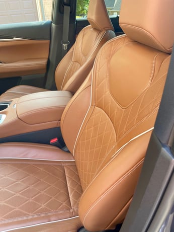 2022-INFINITI-QX60-vertical seats-1-carprousa.jpg
