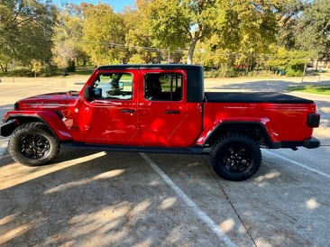 2022-Jeep-Gladiator-Texas-Trail-Edition-profile-carprousa.jpg