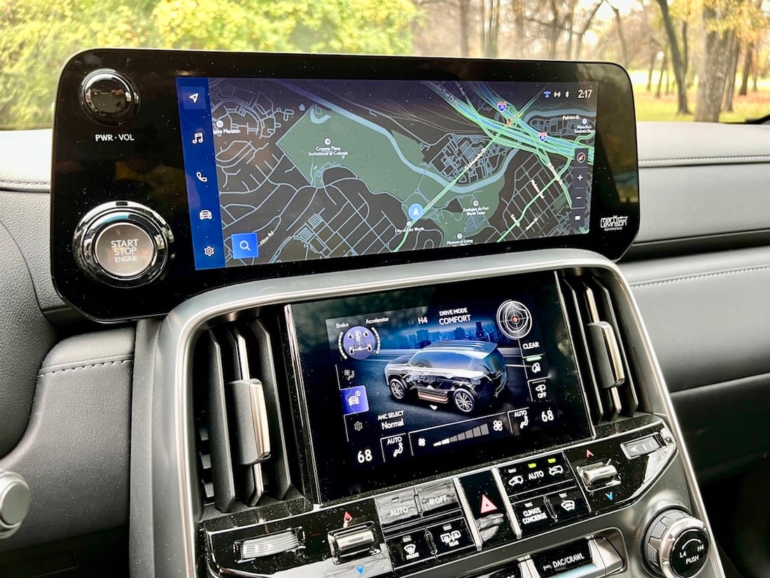 2022-Lexus-LX-Ultra-Luxury-multimedia-dual-screensCarPRo