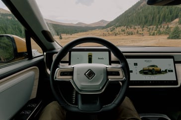 2022-Rivian-R1T-LE-interior
