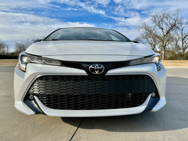 2022-Toyota-Corolla-Hatchback-grille-carprousa