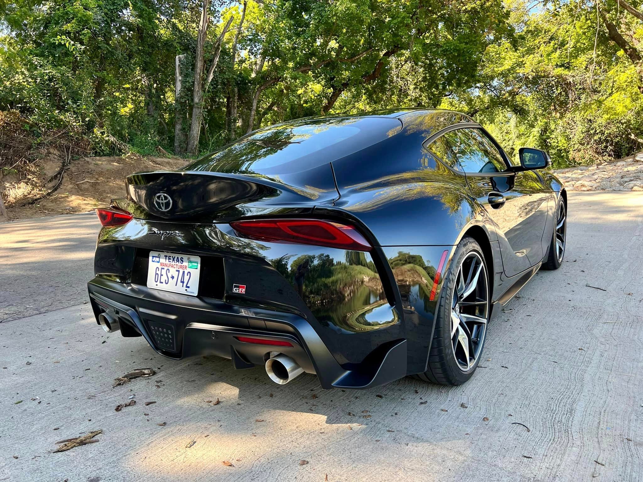 2022-Toyota-Supra-GR-3.0-Premium-Black-Metallic-tail-end