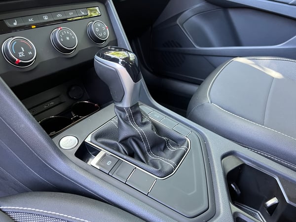 2022-VW-Taos-SE-console-CarPro