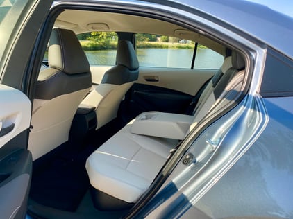 2022-corolla-le-hybrid-rear-seats-carprousa