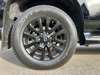 2022-lexus-GX-Black-Line-wheel-carprousa.png