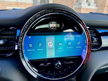 2022-mini-cooper-jcw-infotainment-carprousa