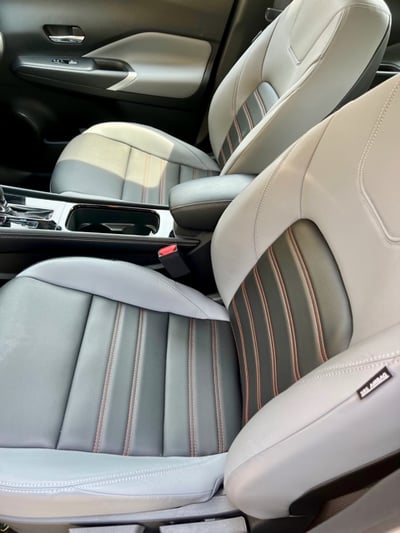 2022-nissan-kicks-sr-front-seats-feature-carpro