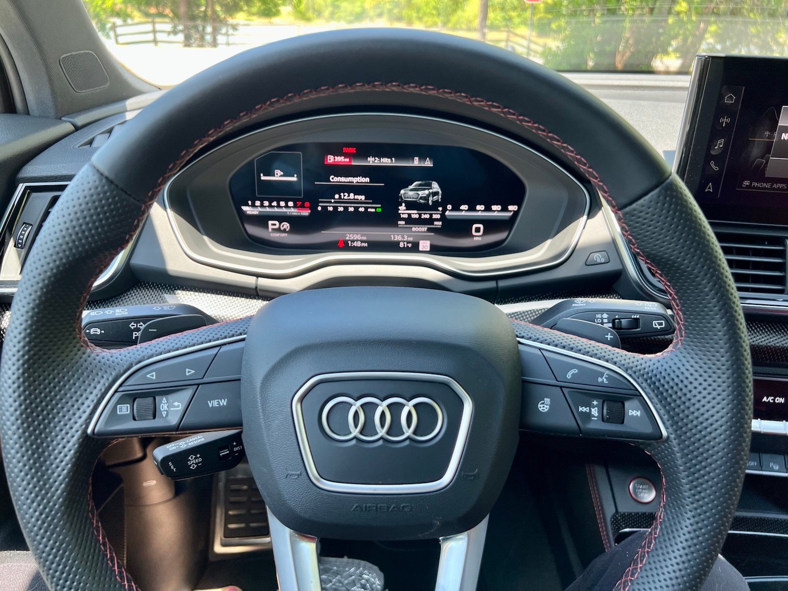 2023-AudiSQ5-Prestige-steering-wheel