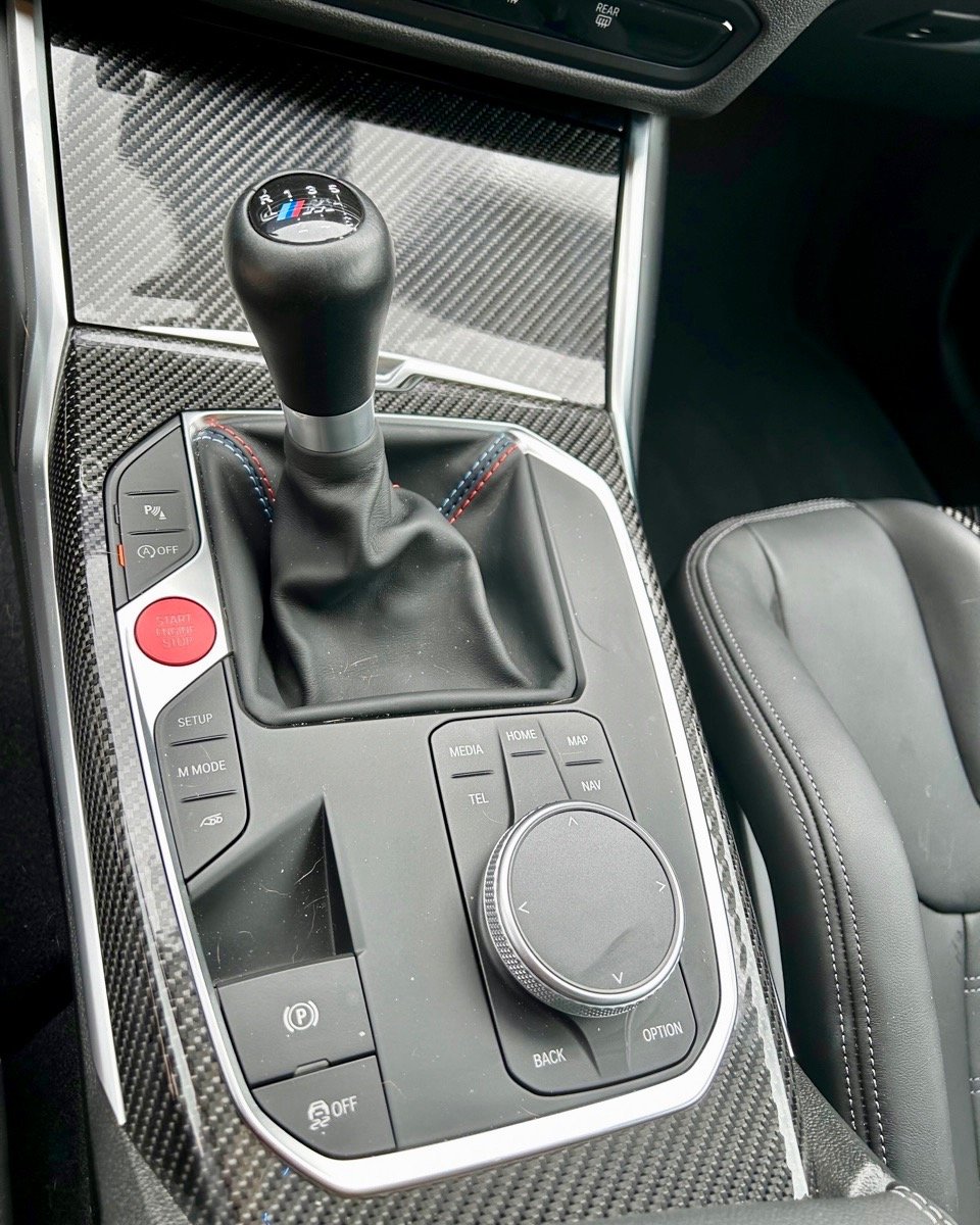 2023-BMW-m2-consolet-carpro