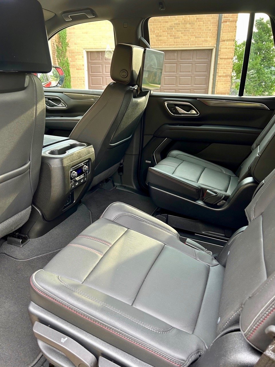 2023-Chevrolet-Tahoe-RST-Performance-2nd-row-carpro