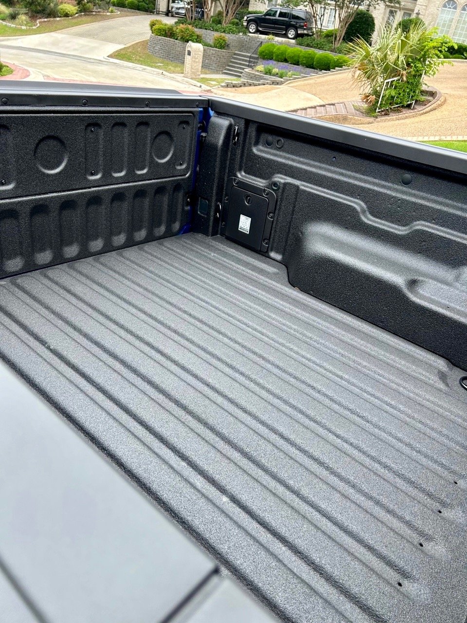 2023-Ford-Maverick-Lariat-hybrid-truck-bed-vertical-carpro