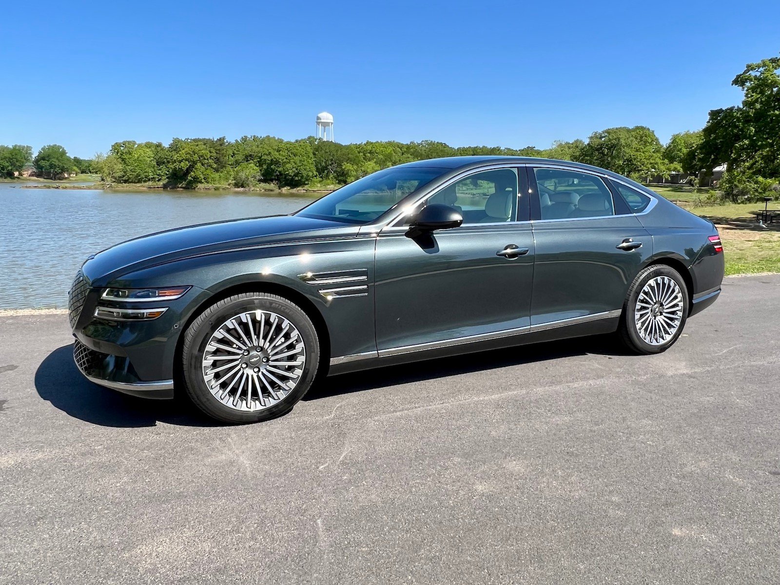 2023-GenesisG80-Electrified-park-dalwrothington-carpro