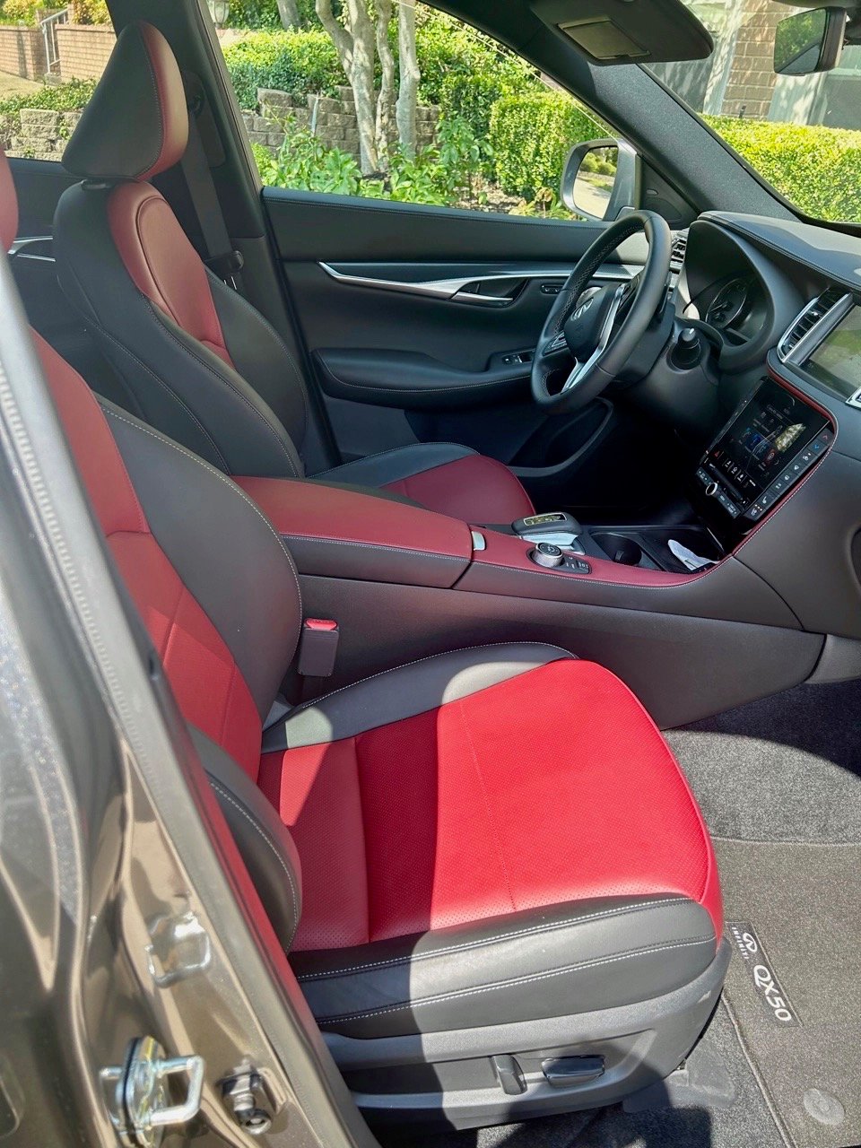 2023-Infiniti-QX50-sport-front-seats-carpro