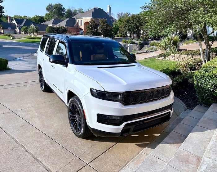 REVIEW:  2023 Jeep Grand Wagoneer Series III Obsidian