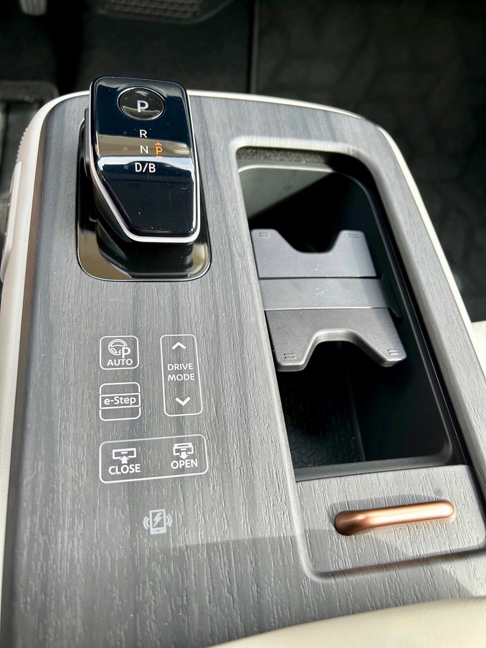 2023-Nissan-Ariya-Empower-Plus-console-carpro.