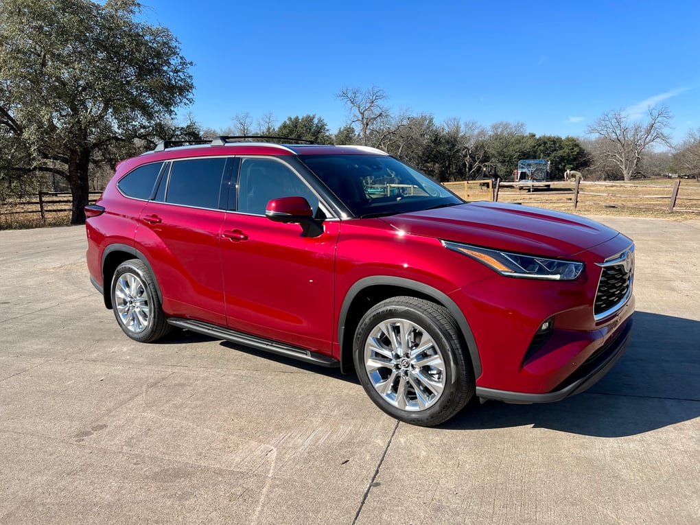 2023 Toyota Highlander Limited in Ruby Flare Pearl. Credit: CarPro.