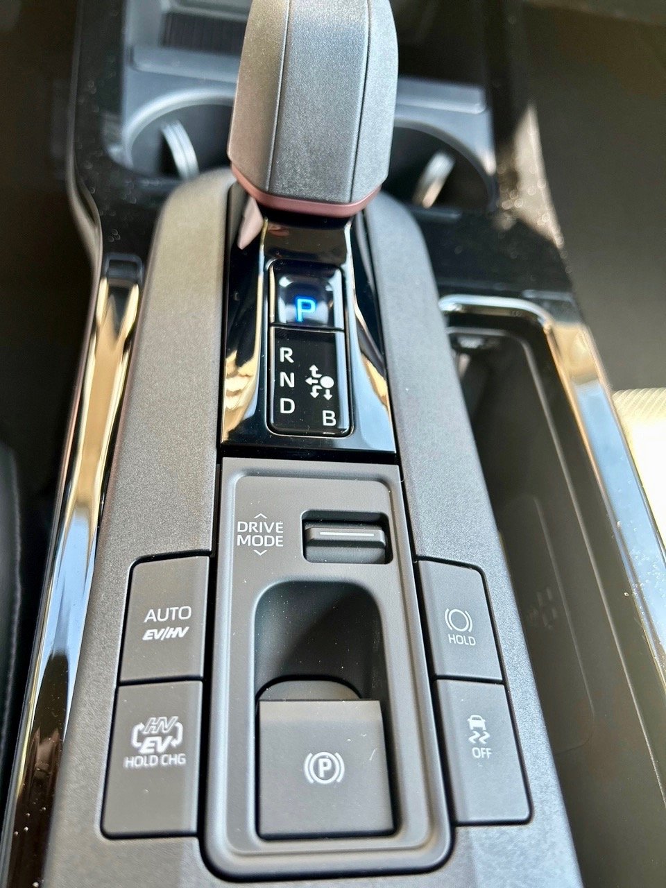 2023-Toyota-Prius-Prime-XSE-console-center-CarPro.