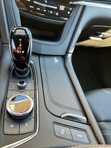 2023-cadillac-XT6-console-credit-carpro