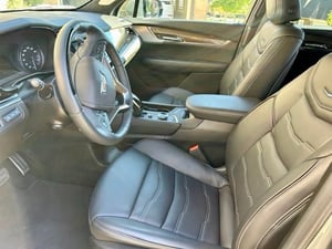 2023-cadillac-XT6-interior-credit-carpro