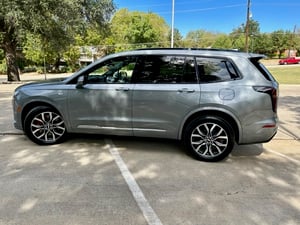 2023-cadillac-XT6-profile-credit-carpro