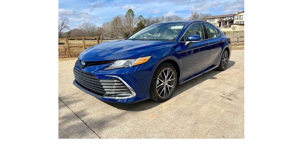 2023 Toyota Camry XLE Hybrid. Photo: CarPro.