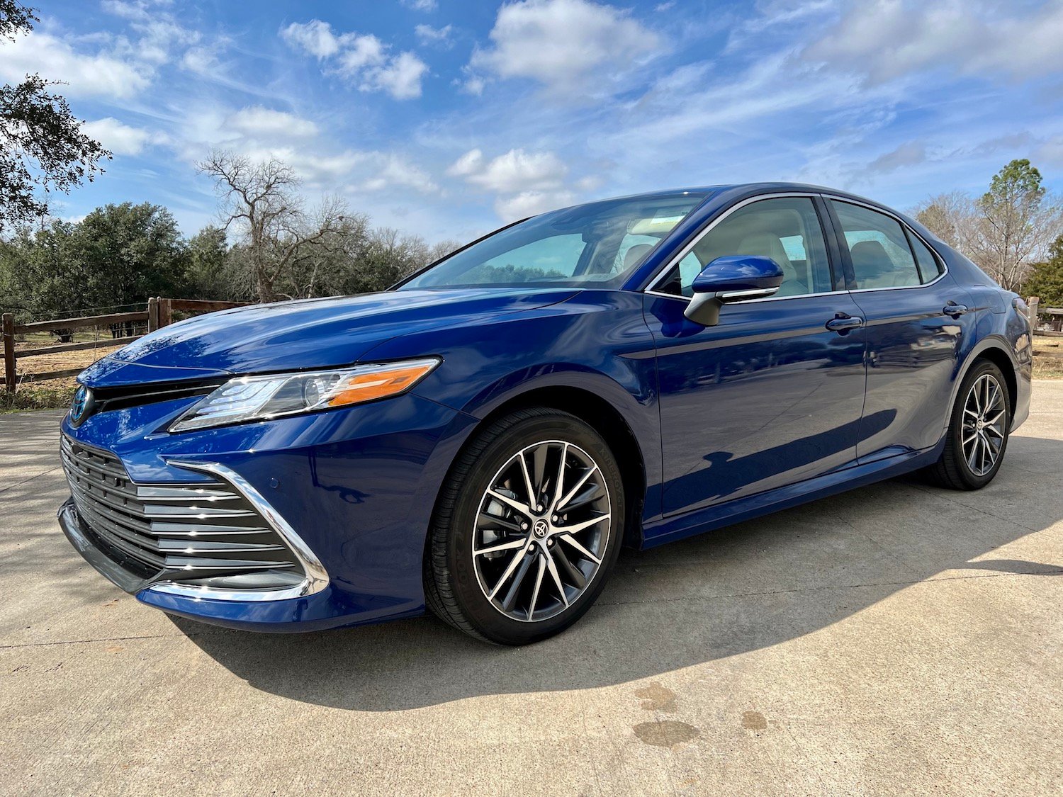 Review 2023 Toyota Camry Xle Hybrid