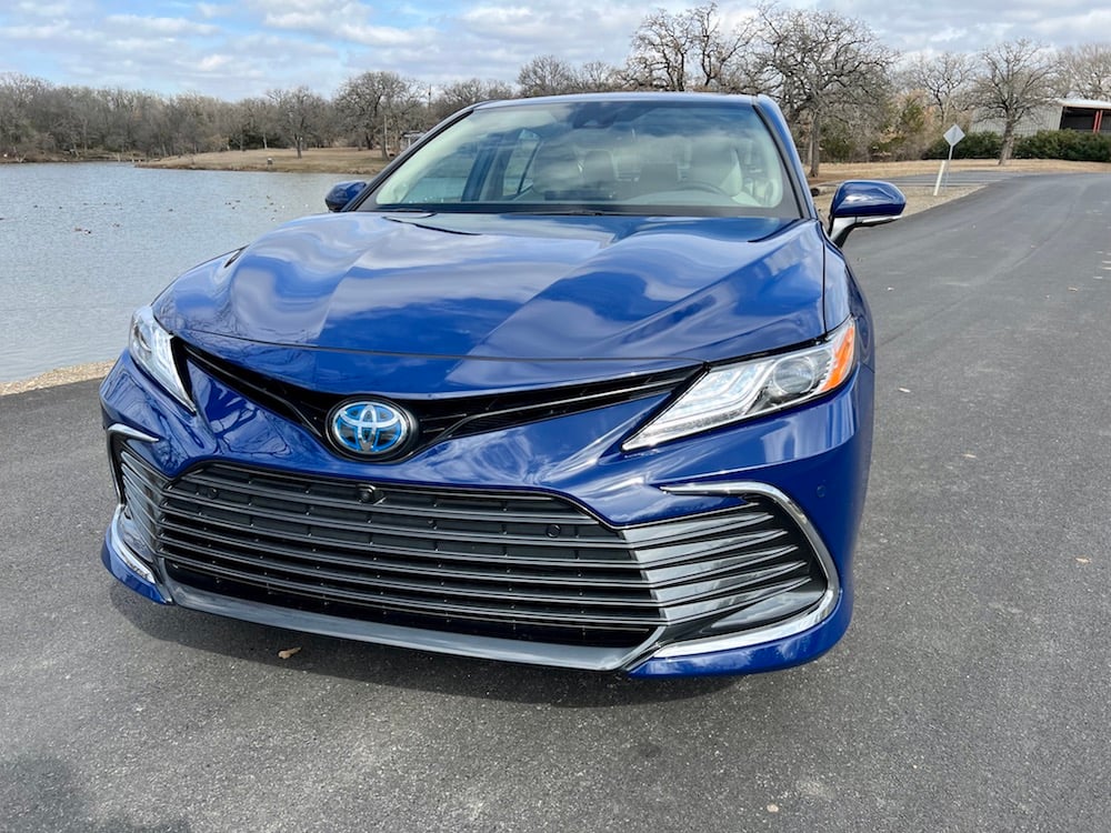 REVIEW 2023 Toyota Camry XLE Hybrid