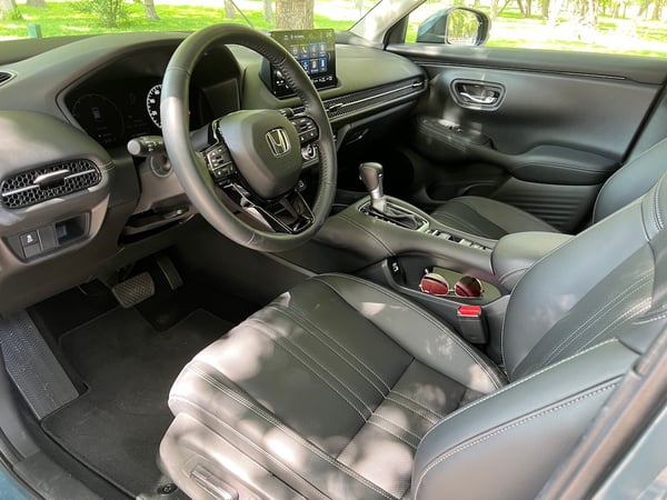 2023-honda-hr-v-interior-carrpro