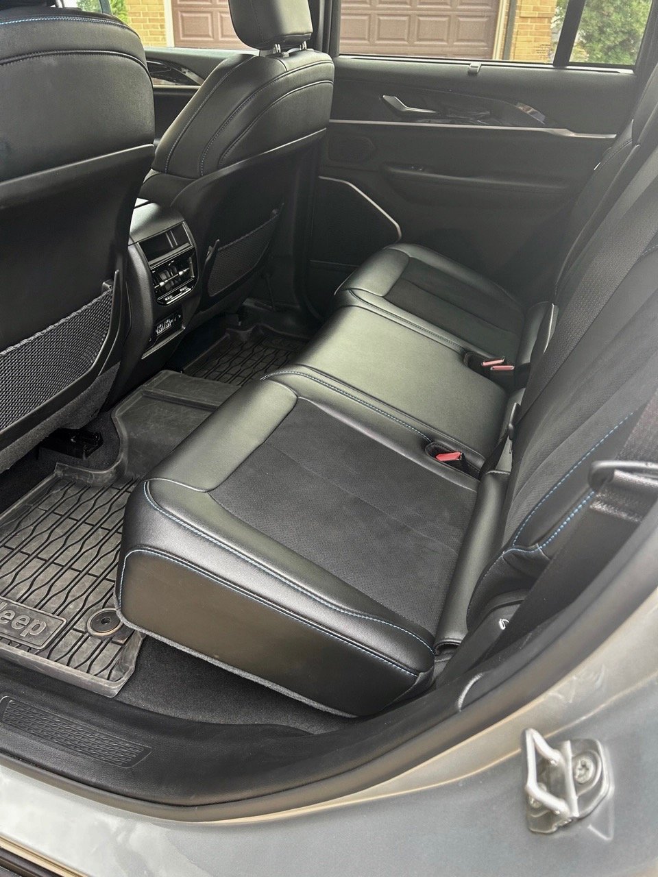 2023-jeep=grand-cherokee-4xe-trailhawk-2nd-row-carpro.