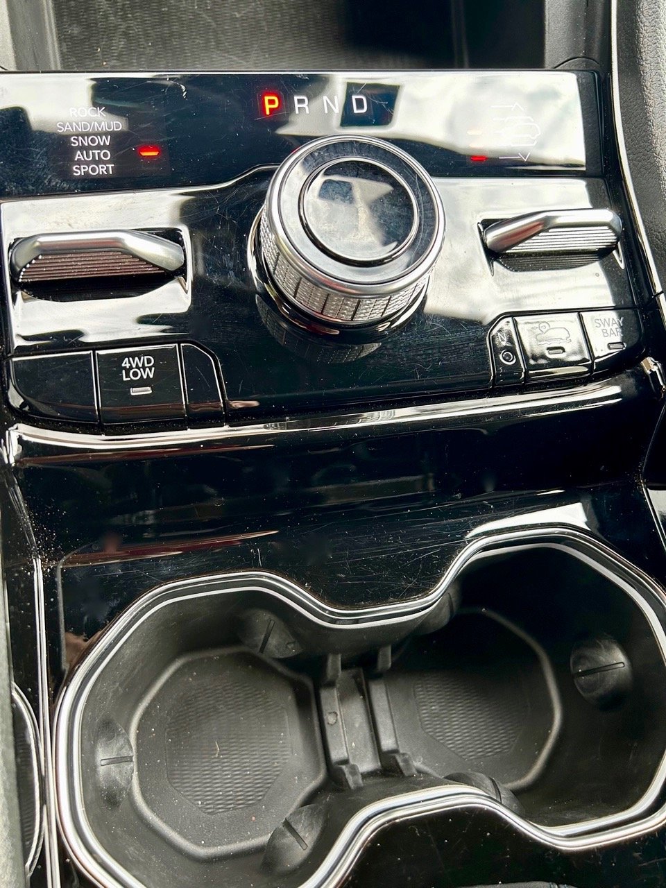 2023-jeep=grand-cherokee-4xe-trailhawk-center-console-carpro.