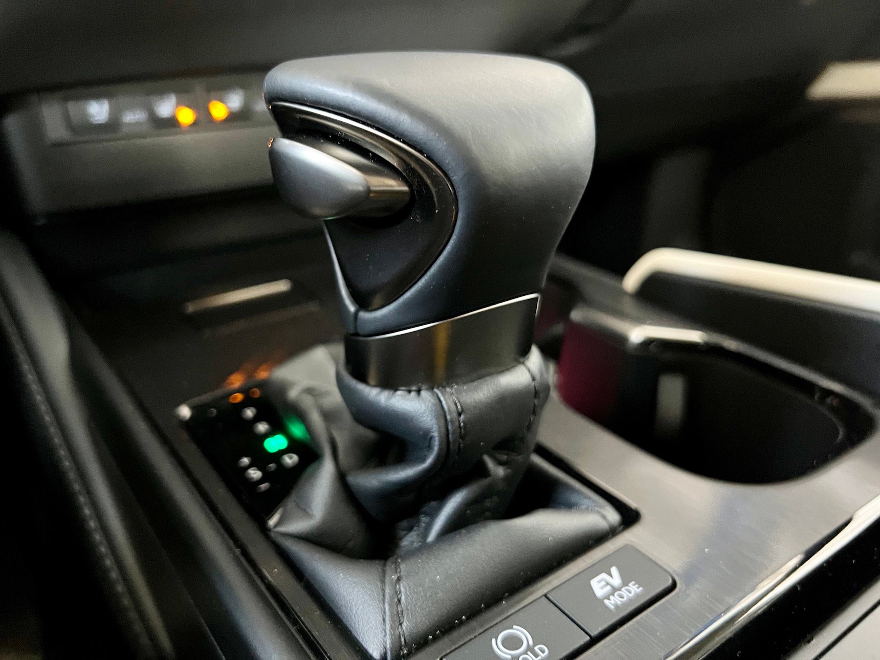 2023-lexus-es-gear-shift-knob