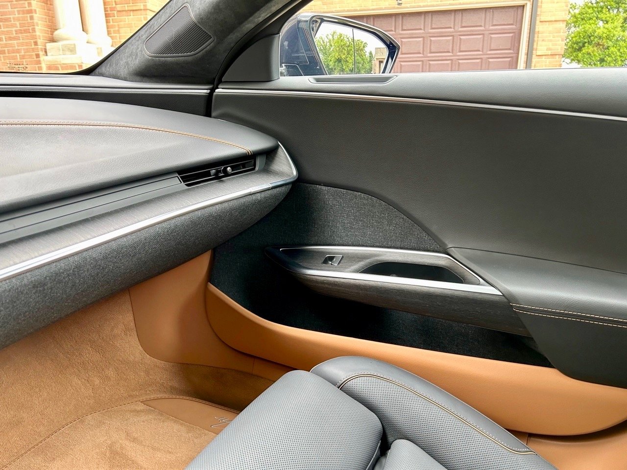 2023-lucid-air-touring-dash-door-panel-carpro.
