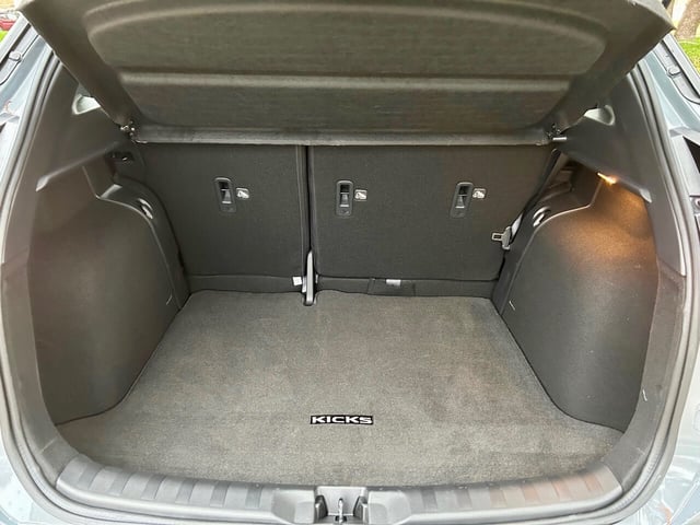 2023-nissan-kicks-cargo-carpro.